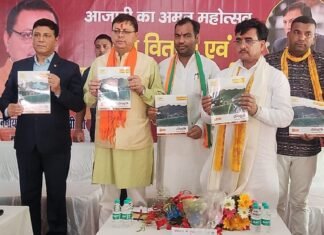 चंपावत में पंजाब नेशनल बैंक द्वारा आयोजित कॉर्पोरेट सामाजिक दायित्व कार्यक्रम में पहुंच सीएम धामी,कहा-आने वाले समय में ग्राहकों को मिलेगी और बेहतर बैंकिंग सेवा