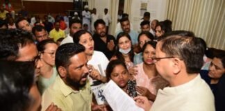 मुख्यमंत्री पुष्कर धामी ने सुनी जन समस्यायें,अधिकारियों को दिये समस्याओं के त्वरित निस्तारण के निर्देश