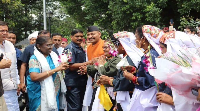 राष्ट्रपति पद की प्रत्याशी द्रोपति मुर्मू का उत्तराखंड की जनजाति समाज ने किया भव्य स्वागत