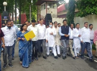 उत्तराखंड में भर्तियों में हुए भ्रष्टाचार एवं अनियमितताओं की सीबीआई जांच को लेकर कांग्रेस प्रतिनिधिमंडल ने राज्यपाल को सौंपा ज्ञापन