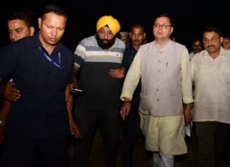 मुख्यमंत्री पुष्कर धामी ने किया थानो मार्ग पर क्षतिग्रस्त पुल के पुनर्निर्माण कार्यों का निरीक्षण