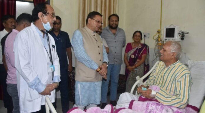 दून अस्पताल में उपचार के लिए भर्ती वरिष्ठ भाजपा नेता मोहन सिंह रावत ‘‘गांववासी‘‘ से मिले सीएम धामी,जानी कुशल क्षेम