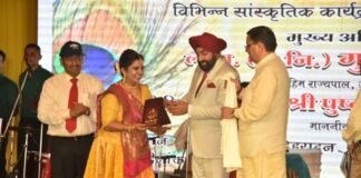 देहरादून में आयोजित श्रीकृष्ण जन्माष्टमी उत्सव कार्यक्रम में शामिल हुए राज्यपाल लेफ्टिनेंट जनरल गुरमीत सिंह (से.नि) एवं सीएम पुष्कर धामी