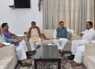 मुख्यमंत्री पुष्कर धामी ने भाजपा के राष्ट्रीय प्रवक्ता संबित पात्रा से उत्तराखण्ड में हर घर तिरंगा अभियान की तैयारियों के संबंध किया विचार विमर्श