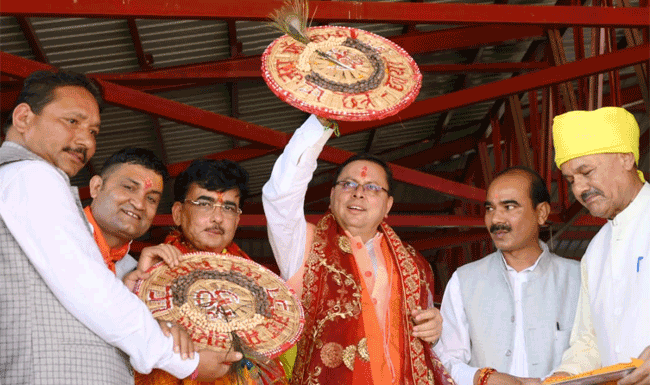 चंपावत में देवीधुरा स्थित मां वाराही धाम में लगने वाले बग्वाल मेले में पहुंचे सीएम धामी कहा-मानसखण्ड मंदिर माला मिशन से जुड़ेगा माँ वाराही धाम देवीधूरा