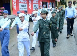 राइजिंग सन पब्लिक जूनियर हाई स्कूल घुत्तू भिलंग ने हर्षोल्लास के साथ मनाया आज़ादी का अमृत महोत्सव