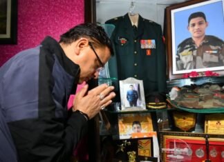 प्रधानमंत्री नरेंद्र मोदी के जन्मदिन पर सीएम धामी ने शहीदों के आवास पहुँचकर की स्वच्छता अभियान की शुरुआत