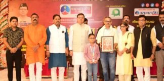 मुख्यमंत्री पुष्कर धामी उधम सिंह नगर में मेधावी छात्र सम्मान समारोह में हुए शामिल