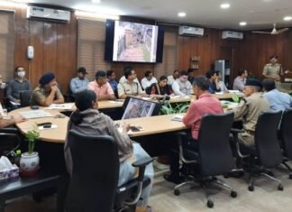 देहरादून शहर में ट्रैफिक समस्या दूर करने के संबंध में मुख्य सचिव ने ली बैठक,अधिकारियों को दिए 3 ई,एजुकेशन,एनफोर्समेंट और इंजीनियरिंग पर फोकस करने के निर्देश