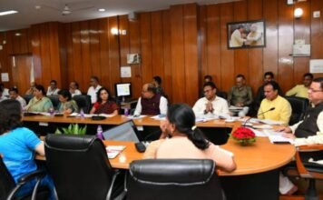 मुख्यमंत्री पुष्कर धामी ने चिकित्सा शिक्षा एवं चिकित्सा स्वास्थ्य विभाग की बैठक कहा-अस्पतालों में रजिस्ट्रेशन एवं टोकन के लिए विकसित की जाए प्रभावी व्यवस्था