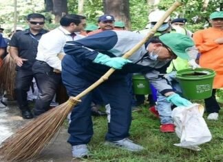 मुख्यमंत्री पुष्कर धामी ने उधम सिंह नगर में जी.बी पंत यूनिवर्सिटी परिसर में सेवा पखवाड़े के अंतर्गत स्वच्छता कार्यक्रम में किया प्रतिभाग