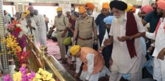 मुख्यमंत्री पुष्कर धामी ने गुरुद्वारा नानकमत्ता साहिब पहुंचकर शीश नवाया,नानकमत्ता शहर का नाम श्री नानकमत्ता साहिब करने की घोषणा की