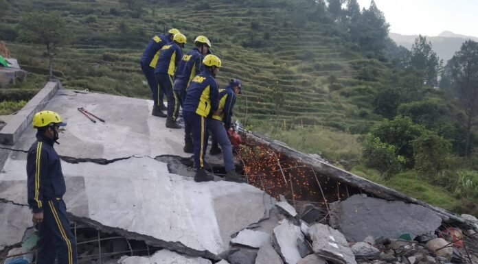 उत्तराखंड- चमोली में भूस्खलन से मकान पर गिरा पत्थर 4 लोगों की मौत