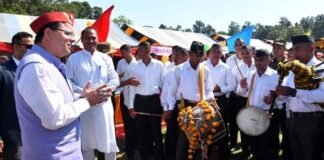 मुख्यमंत्री पुष्कर धामी ने सैनिकों,भूतपूर्व सैनिकों तथा उनके परिजनों के साथ मनाया दीपावली पर्व