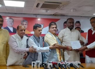 हरिद्वार से खानपुर ब्लॉक के 9 निर्दलीय बीडीसी सदस्यों ने भाजपा को सौंपा समर्थन पत्र