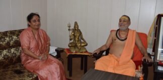 उत्तराखंड विधानसभा अध्यक्ष ने हरिद्वार में कनखल स्थित जगद्गुरु शंकराचार्य स्वामी राजराजेश्वराश्रम महाराज से प्राप्त किया आशीर्वाद