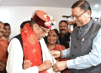 मुख्यमंत्री पुष्कर धामी ने पूर्व मुख्यमंत्री मेजर जनरल (से.नि.)भुवन चन्द्र खण्डूरी से भेंट कर दी जन्म दिवस की बधाई