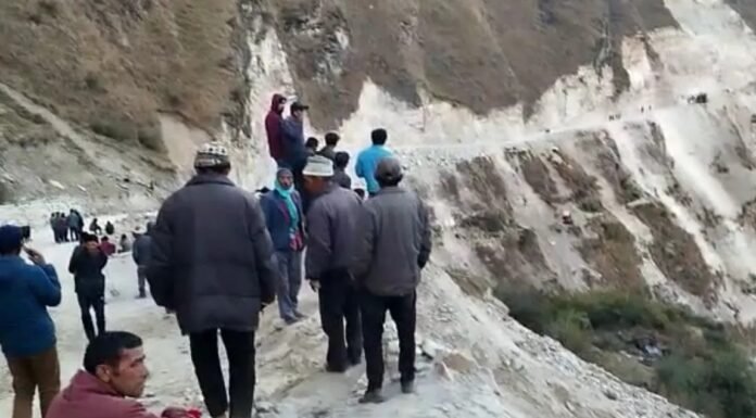 चमोली में उर्गम-पल्ला जखोला मोटर मार्ग पर टाटा सूमो गहरी खाई में गिरी 12 लोगों की मौत,सीएम धामी ने व्यक्त किया शोक,SDRF ने जारी की मृतकों की सूची