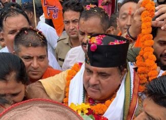 उत्तराखंड भाजपा प्रदेश अध्यक्ष ने दिल्ली एमसीडी चुनाव में पार्टी प्रत्याशियों के समर्थन में मांगे वोट,किया दिल्ली सरकार को सबक सिखाने का आह्वान
