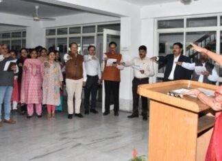 उत्तराखंड-अपर मुख्य सचिव एवं डीजीपी अशोक कुमार ने सरदार वल्लभ भाई पटेल की जयंति पर पुलिस बल एवं अधिकारियों को दिलाई राष्ट्रीय एकता की शपथ