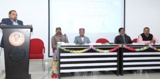 भारत की लोकतांत्रिक प्रक्रिया पर पूरा विश्व टकटकी लगाकर देखता और सीखता है-के डी चंडोला