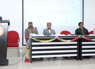 भारत की लोकतांत्रिक प्रक्रिया पर पूरा विश्व टकटकी लगाकर देखता और सीखता है-के डी चंडोला