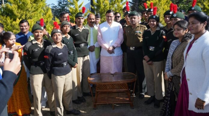 पिथौरागढ़ में छात्र-छात्राओं,खिलाड़ियों एवं एनसीसी कैडेट्स से मिले सीएम धामी,छात्रों ने बताई अपनी समस्याएं