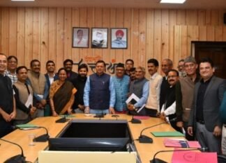 उत्तराखंड अधिकारी कर्मचारी शिक्षक समन्वय समिति के सदस्यों ने की सीएम धामी से भेंट,अपनी समस्याओं से कराया अवगत