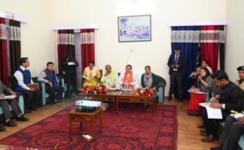 मुख्यमंत्री पुष्कर धामी ने अल्मोड़ा में की जिला स्तरीय अधिकारियों के साथ जनपद में चल रहे विकास कार्यों की समीक्षा दिए जरूरी दिशा-निर्देश