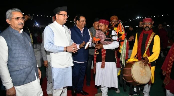 उत्तराखण्ड लोक विरासत कार्यक्रम-2022 में शामिल हुए सीएम धामी कहा-प्रधानमंत्री के नेतृत्व में हो रहा है देश का सम्पूर्ण विकास