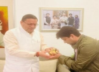 उत्तराखंडः-गौचर एवं चिन्यालीसौड़ के लिए जल्द शुरू होगी हवाई सेवा,सीएम धामी ने केंद्रीय नागरिक उड्डयन मंत्री ज्योतिरादित्य सिंधिया से की भेंट