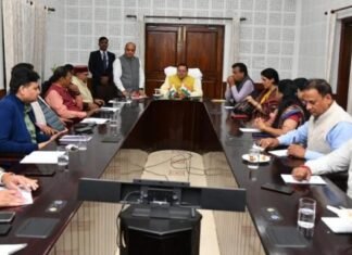 भाजपा मीडिया टीम ने की मुख्यमंत्री पुष्कर सिंह धामी से शिष्टाचार भेंट