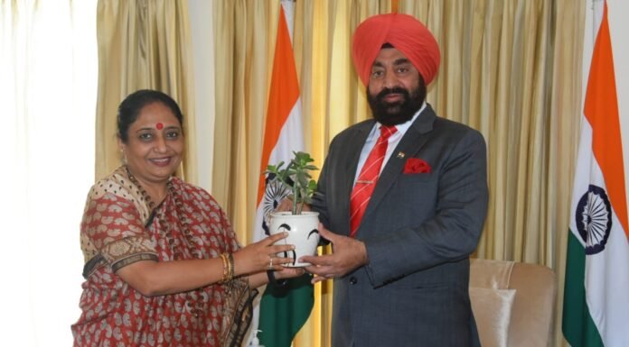 विधानसभा अध्यक्ष ऋतु खंडूड़ी ने विधानसभा के शीतकालीन सत्र के समापन के बाद,राज्यपाल लेफ्टिनेंट जनरल गुरमीत सिंह से की शिष्टाचार भेंट