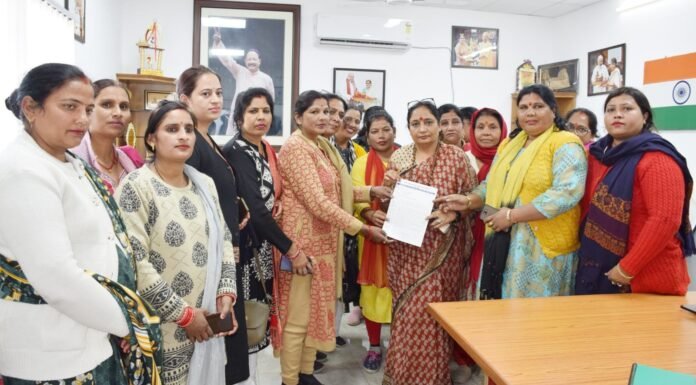 उत्तराखंडः-नारी शक्ति स्वरूपा महिला प्रदेश संगठन उत्तराखंड ने विधानसभा अध्यक्ष से की भेंट