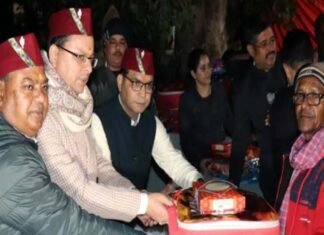 मुख्यमंत्री पुष्कर धामी ने कुष्ठ आश्रम पहुंचकर मनाया उत्तरायणी,घुघुतिया त्यौहार एवं मकर सक्रांति पर्व