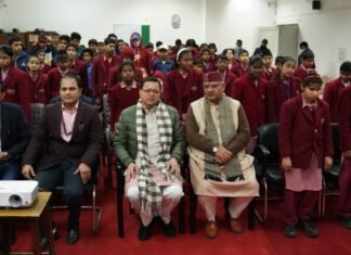 Mann Ki Baat:-मुख्यमंत्री पुष्कर धामी ने बच्चों के साथ सुनी प्रधानमंत्री की मन की बात