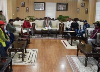 Joshimath Sinking Updates:-मुख्यमंत्री पुष्कर धामी ने अंतरिम पुनर्वास पैकेज दर निर्धारित करने वाली को गठित समिति के साथ की बैठक कहा-प्रभावित के हितों का रखा जाएगा पूरा ध्यान