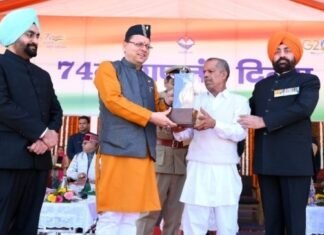 Republic Day 2023-सड़क हादसे में घायल क्रिकेटर ऋषभ पंत की सहायता करने वाले ‘देवदूतों’ को राज्यपाल एवं सीएम धामी ने किया सम्मानित,सौंपी एक-एक लाख की सम्मान राशि