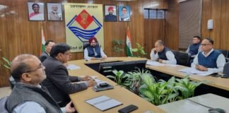 पौड़ी गढ़वाल की सड़के जल्द होंगी गड्ढामुक्त,मुख्य सचिव ने जनपद में मूलभूत अवसंरचना विकास के संबंध में बैठक कर अधिकारियों को दिए निर्देश