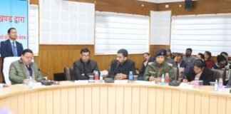 मुख्यमंत्री पुष्कर धामी ने पौड़ी में ली विभागीय कार्यों की समीक्षा बैठक,सरलीकरण,समाधान और निस्तारण पर विशेष फोकस करने के दिये निर्देश