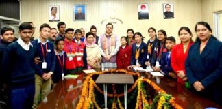 मुख्यमंत्री पुष्कर धामी ने ‘आत्मनिर्भर टिहरी की संकल्पना’ विषय पर प्रतिभाशाली स्कूली छात्र-छात्राओं एवं बाल विधायकों के साथ किया संवाद