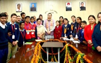 मुख्यमंत्री पुष्कर धामी ने ‘आत्मनिर्भर टिहरी की संकल्पना’ विषय पर प्रतिभाशाली स्कूली छात्र-छात्राओं एवं बाल विधायकों के साथ किया संवाद