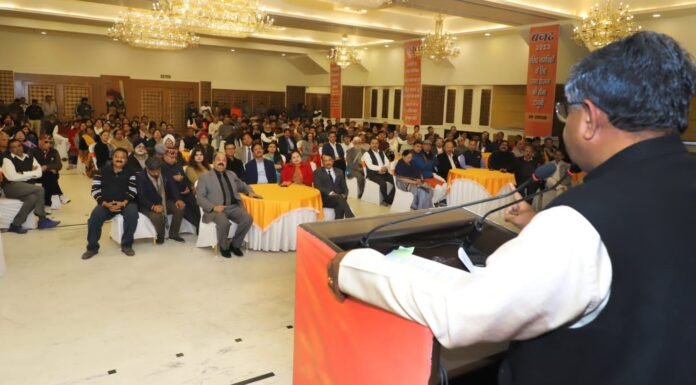 देहरादून में आयोजित प्रबुद्ध सम्मेलन बोले पूर्व केंद्रीय मंत्री रविशंकर प्रसाद-देश के विकास मे लग रहा है करदाताओं के टैक्स की पाई पाई