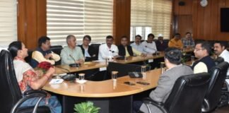 Chardham Yatra:-होटल व्यवसायियों,तीर्थपुरोहित समाज एवं टूर ऑपरेटर्स के साथ अपर मुख्य सचिव ने की बैठक कहा-यात्रा को लेकर पूरे देश में जाए सकारात्मक संदेश