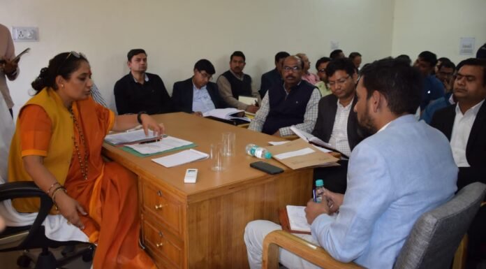 उत्तराखंड विधानसभा अध्यक्ष ऋतु खंडूडी भूषण ने उच्च अधिकारियों के साथ कोटद्वार विधानसभा क्षेत्र से संबंधित विभिन्न विषयों को लेकर की बैठक,दिए जरूरी निर्देश