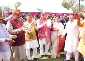 मुख्यमंत्री पुष्कर सिंह धामी के आवास पर आयोजित हुआ होली मिलन कार्यक्रम,मुख्यमंत्री ने सभी से मिलकर दी होली की शुभकामना