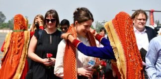 G-20 Summit:-पहली बैठक में भाग लेने रामनगर पहुंचे विदेशी मेहमान,पारंपरिक रूप हुआ स्वागत