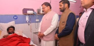 गैरसैंण में मुख्यमंत्री पुष्कर सिंह धामी ने सामुदायिक स्वास्थ्य केंद्र का किया औचक निरीक्षण,अस्पताल में भर्ती मरीजों का जाना हालचाल