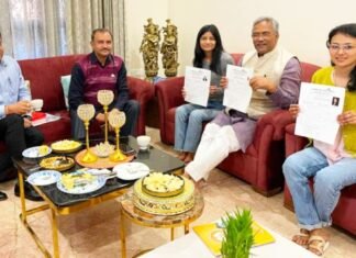 पूर्व मुख्यमंत्री त्रिवेंद्र सिंह रावत और उनकी दोनों सुपुत्रियों कु.कृति और श्रीजा रावत ने नेत्रदान और अंगदान का लिया संकल्प