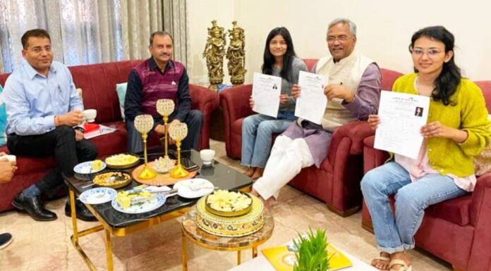 पूर्व मुख्यमंत्री त्रिवेंद्र सिंह रावत और उनकी दोनों सुपुत्रियों कु.कृति और श्रीजा रावत ने नेत्रदान और अंगदान का लिया संकल्प